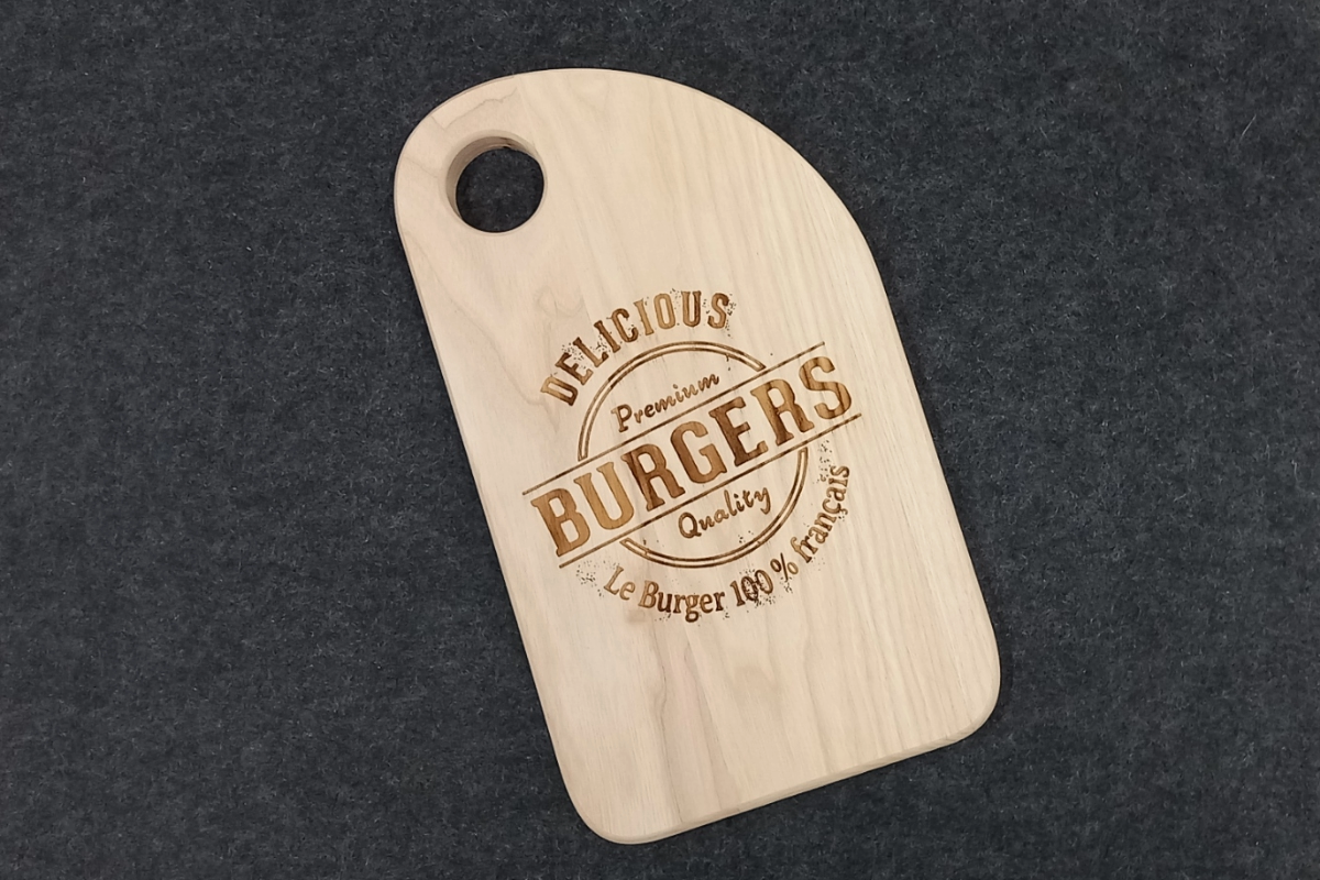 gravure laser planche à burger en frêne